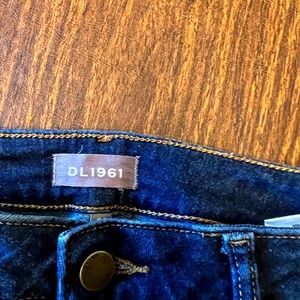 DL1961 Jeans "Emma" Skinny Jean size 28